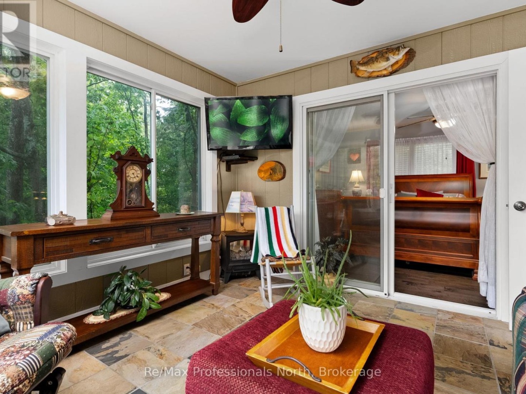 1005 LAIDLAW AVENUE, 