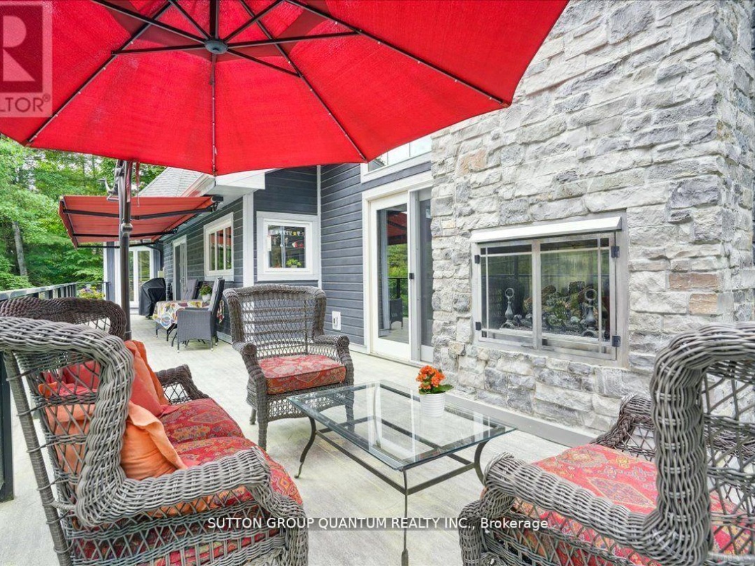 167 Santas Village Road, Muskoka River
