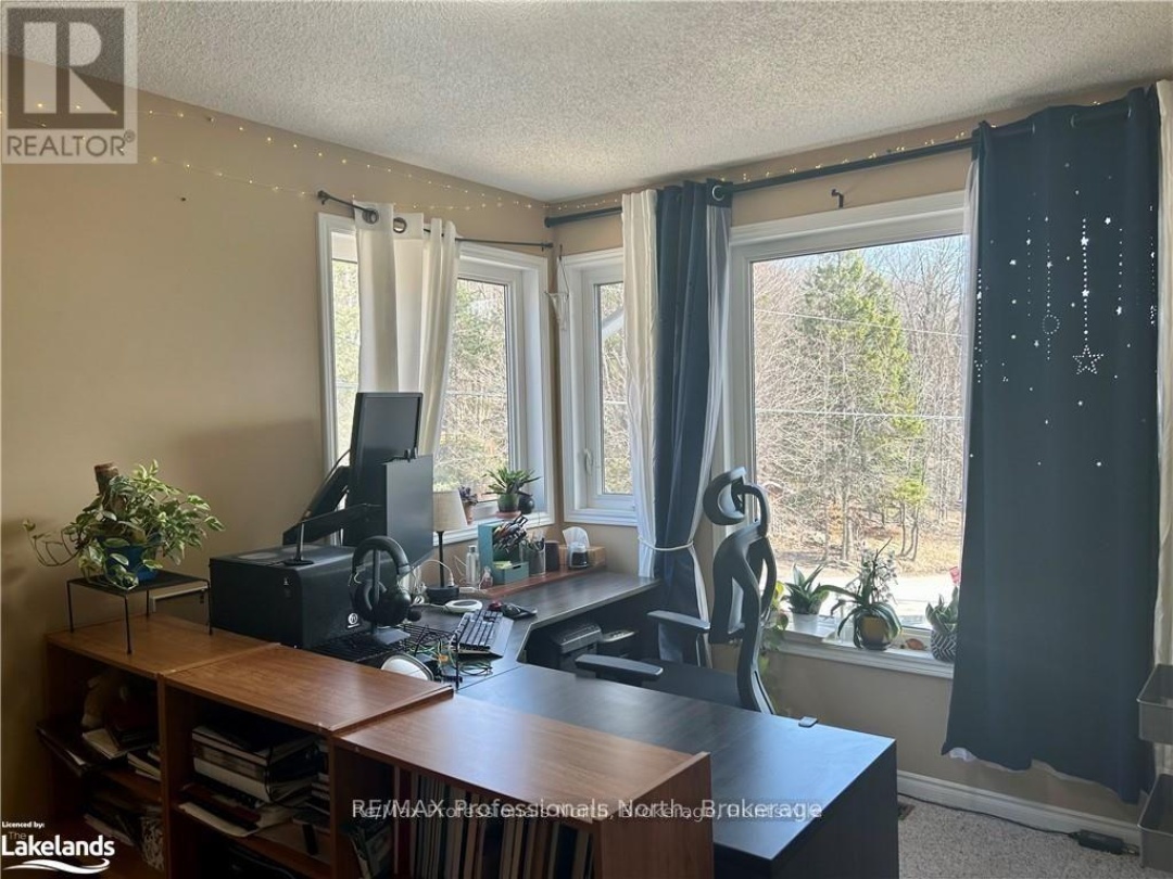 20 - 1591 HIDDEN VALLEY ROAD, 