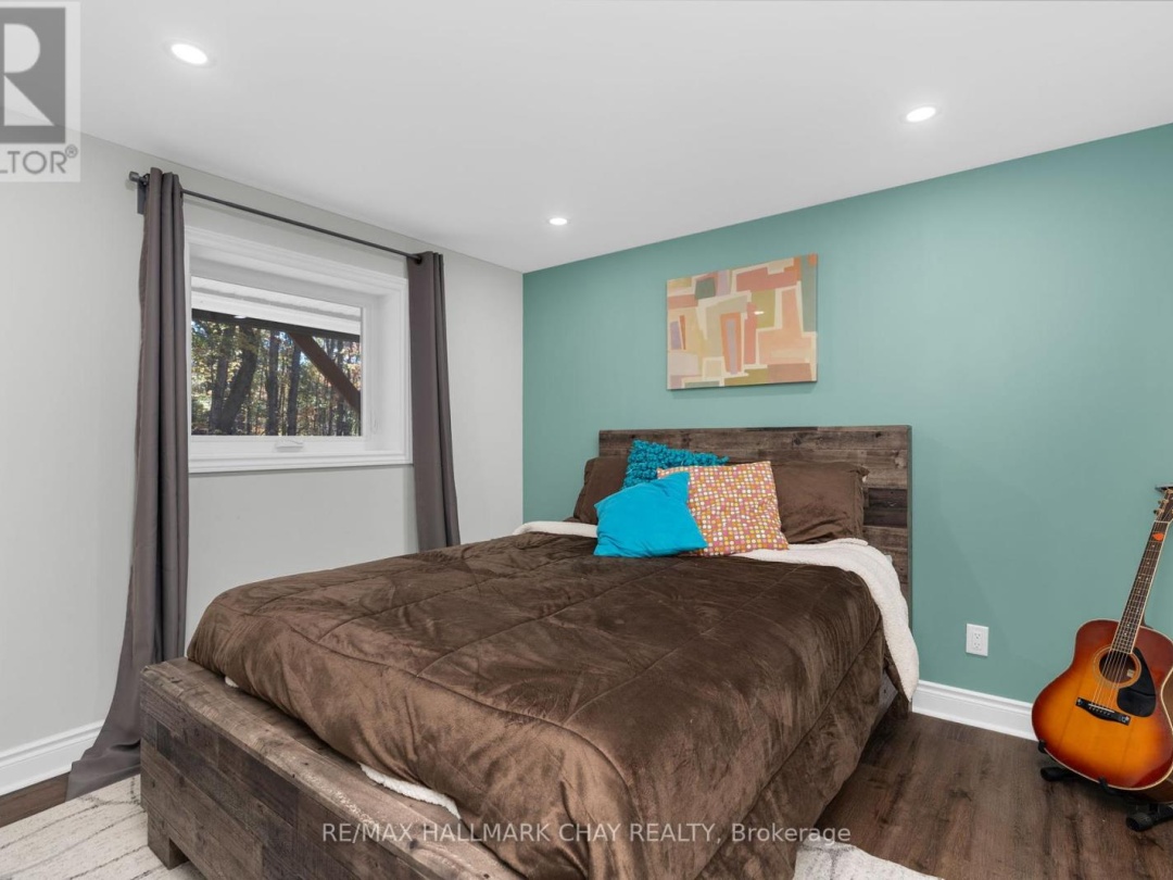 1 IROQUOIS RIDGE,