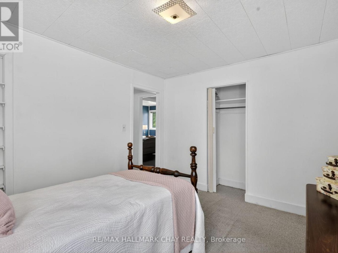 319 MISSISSAGA STREET W, 