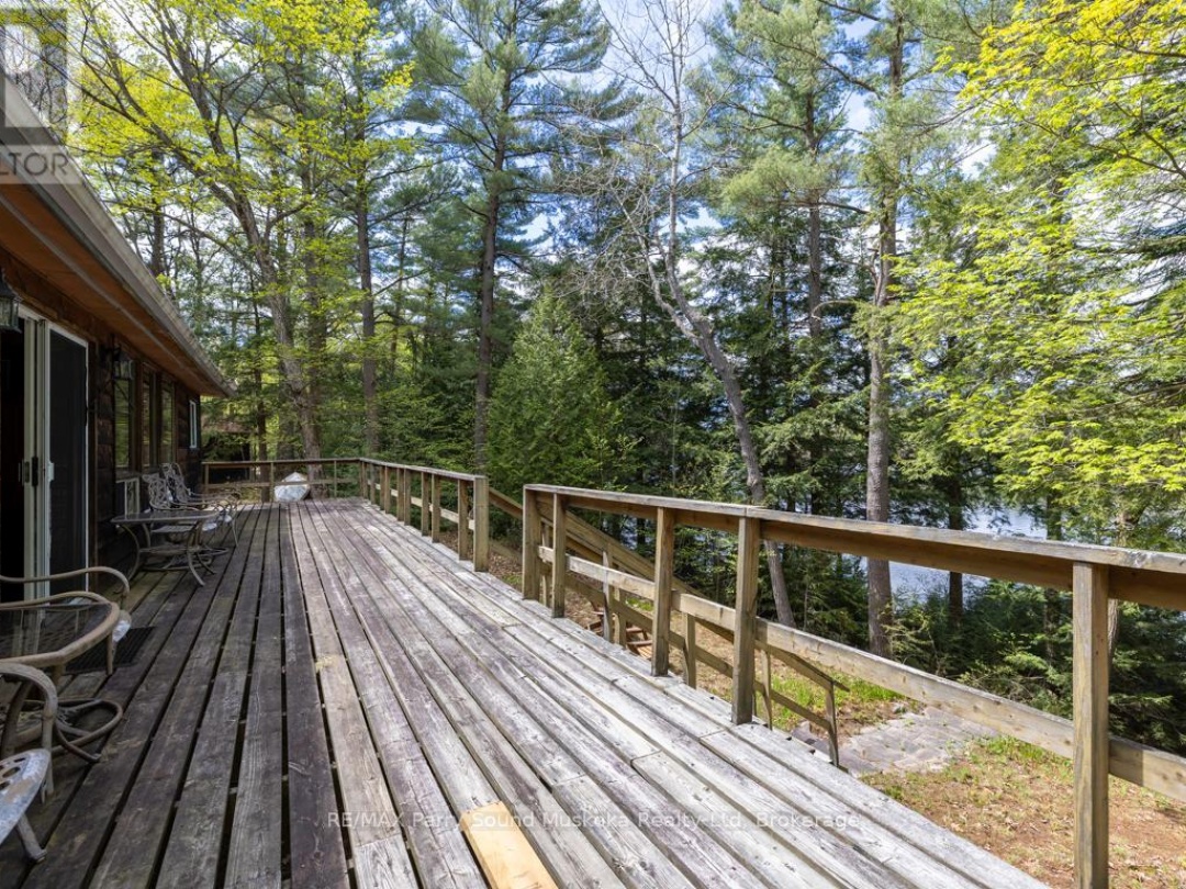 33 HOUSTON LANE, Otter Lake