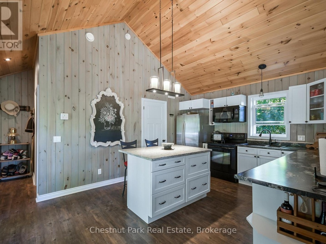 86 TAYLOR ISLAND, 