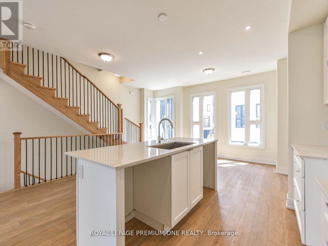 12 MARINER'S PIER WAY, 