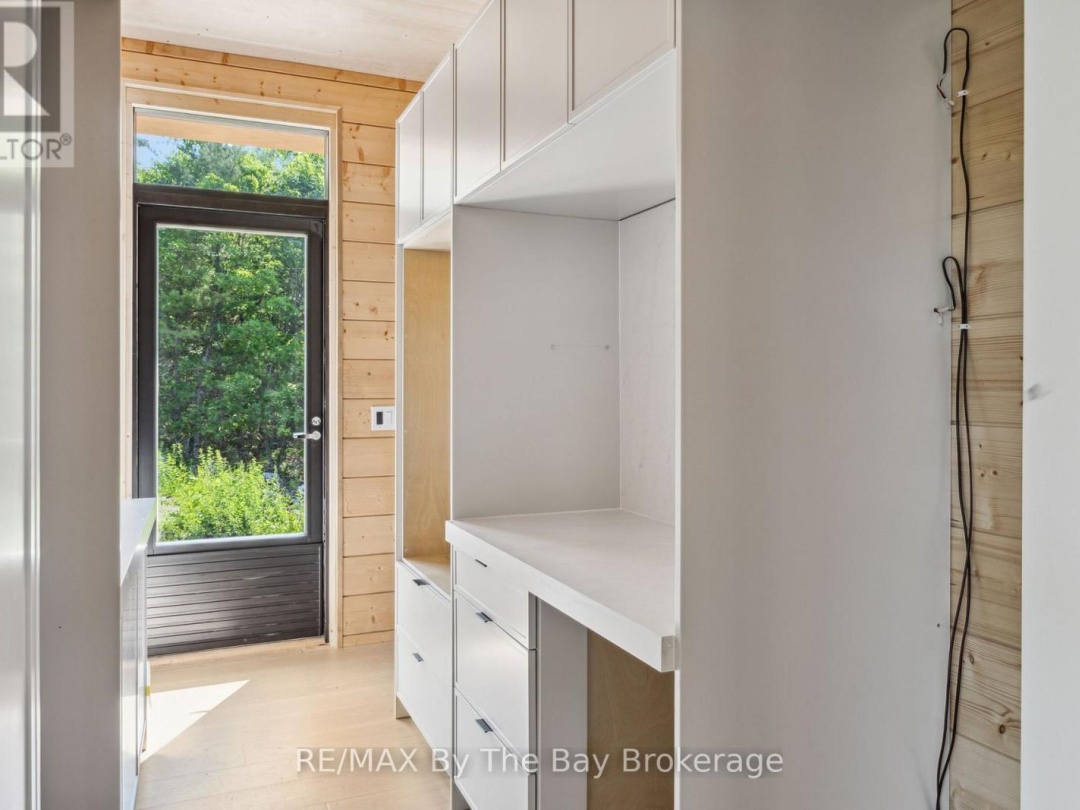 11324 ISLAND 1810/BONE ISLAND, 