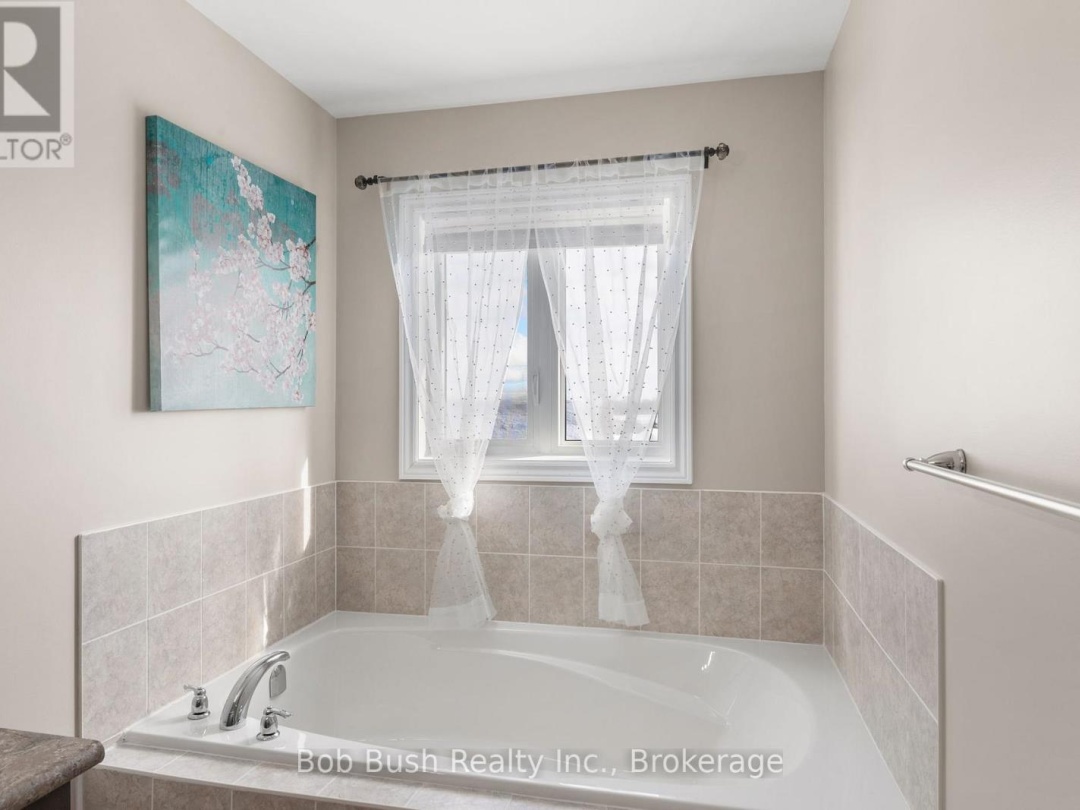 3067 Monarch Drive, Orillia