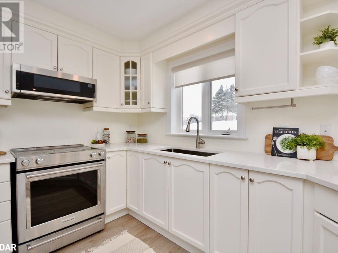 1348 Hawk Ridge Crescent, Severn