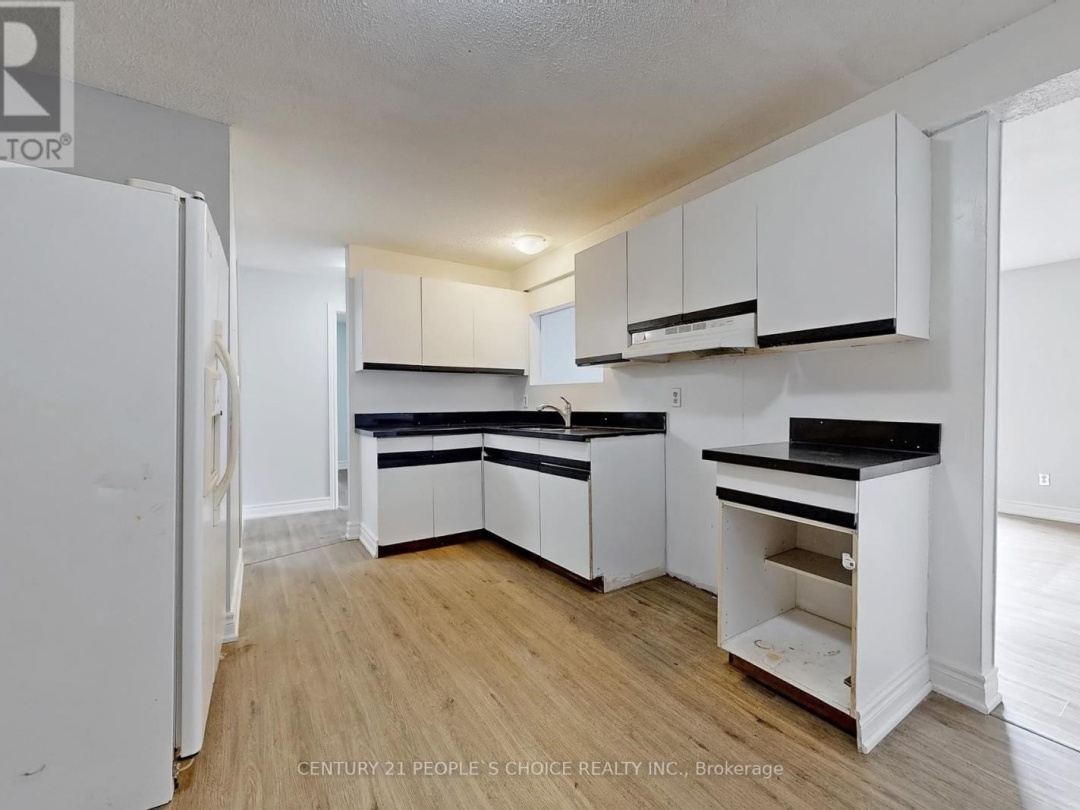 156 MAIN STREET W, 