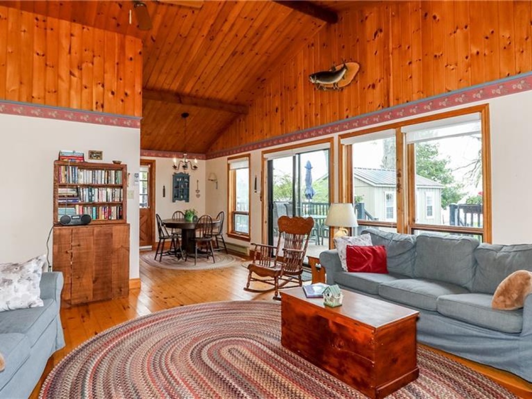 3822 Glenrest Drive Drive, Lake Simcoe