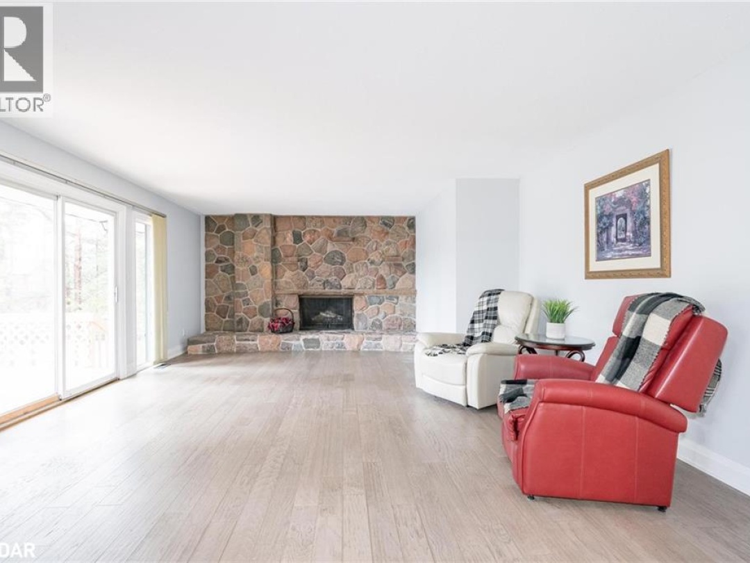 7817 OAKRIDGE Drive, 