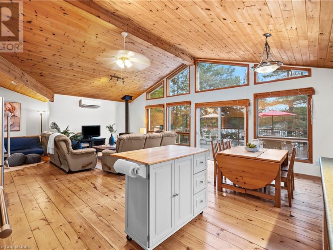 1076 Thanksgiving Rock Way, Kahshe Lake