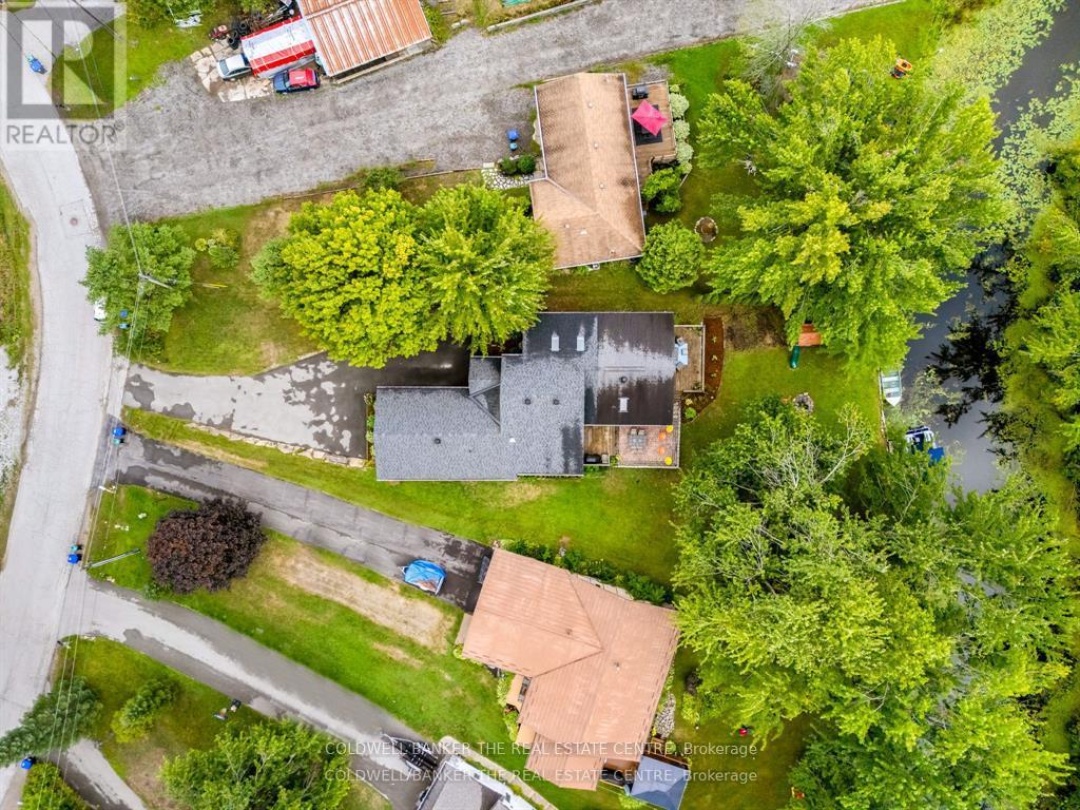 2656 WESTSHORE CRESCENT, 
