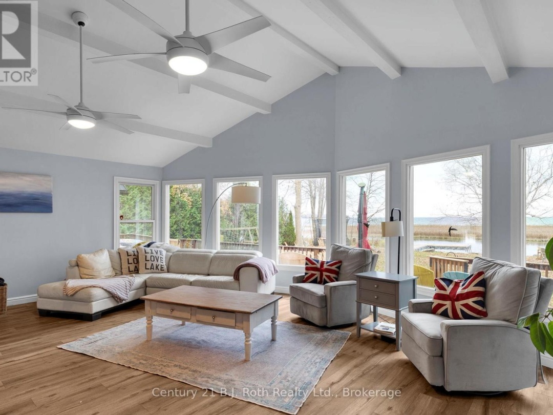 3772 Harry's Lane, Lake Simcoe