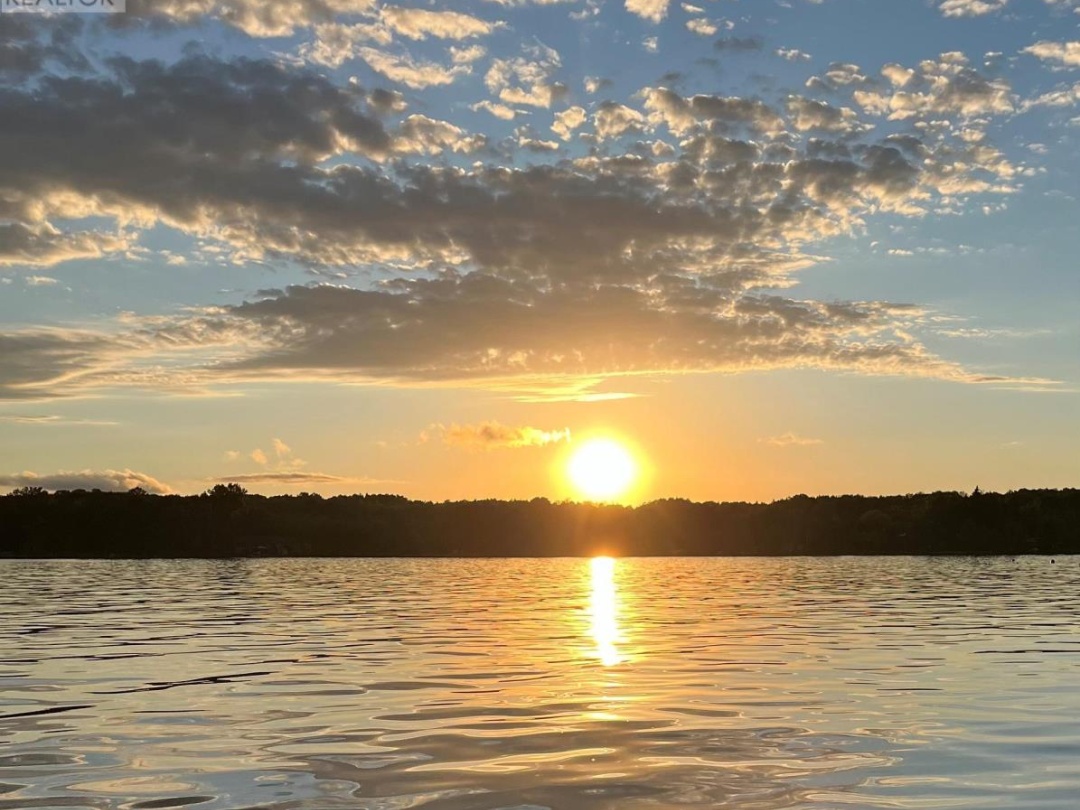 241 Eight Mile Point Road, Lake Simcoe