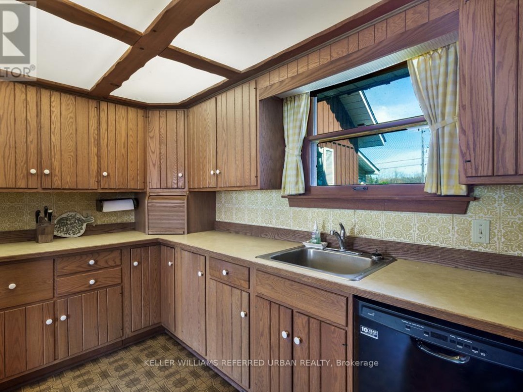 26950 Cedarhurst Beach Road, Lake Simcoe