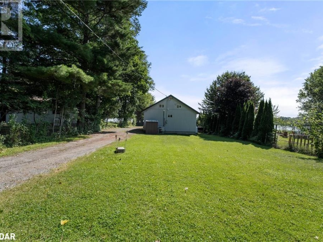 104 Fulsom Crescent, Dalrymple Lake