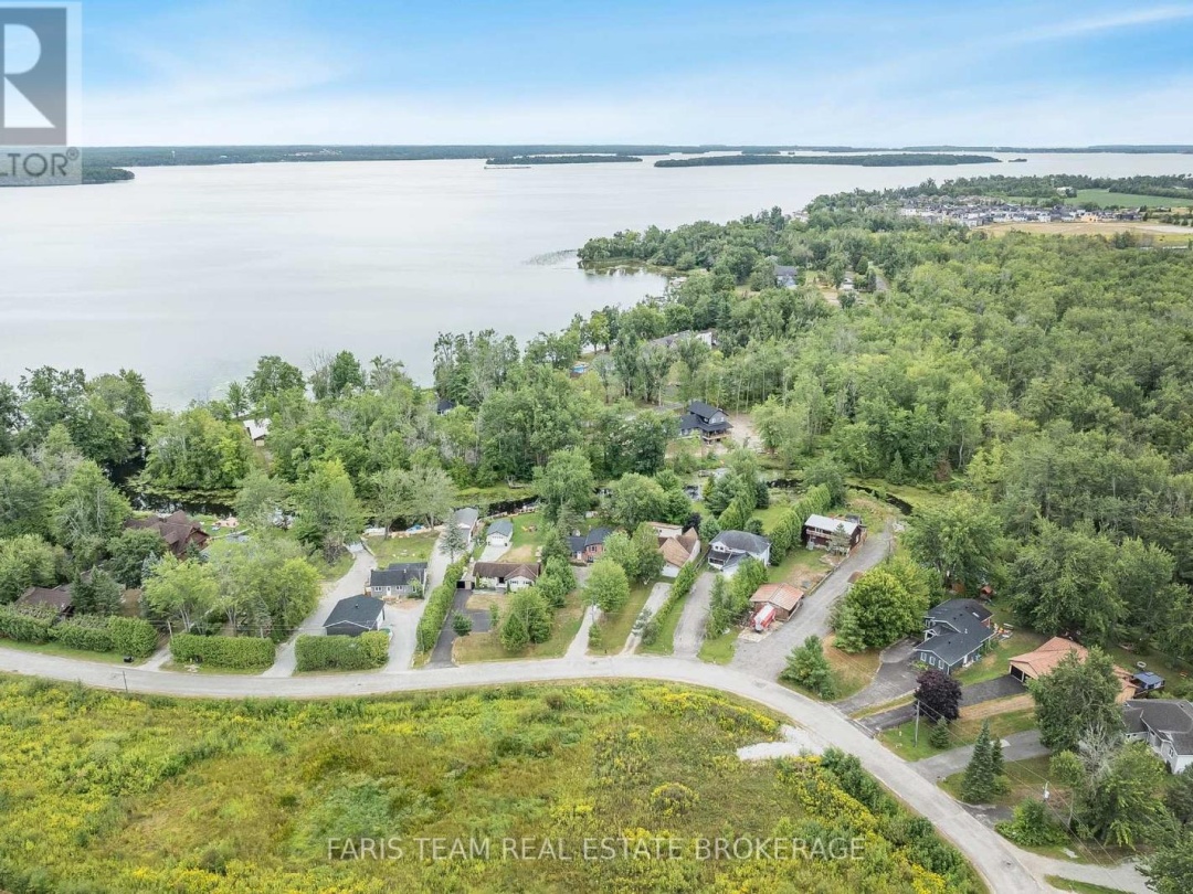 2668 WESTSHORE CRESCENT, 
