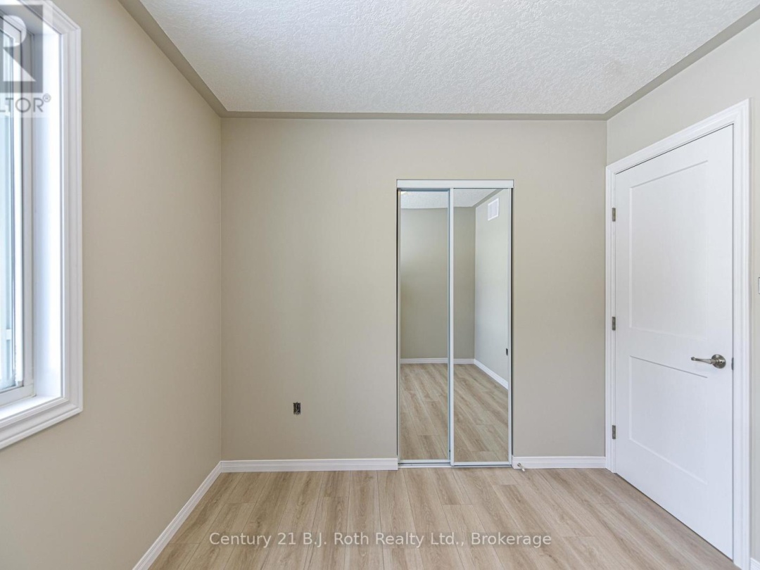 3382 Azcona Avenue, Severn