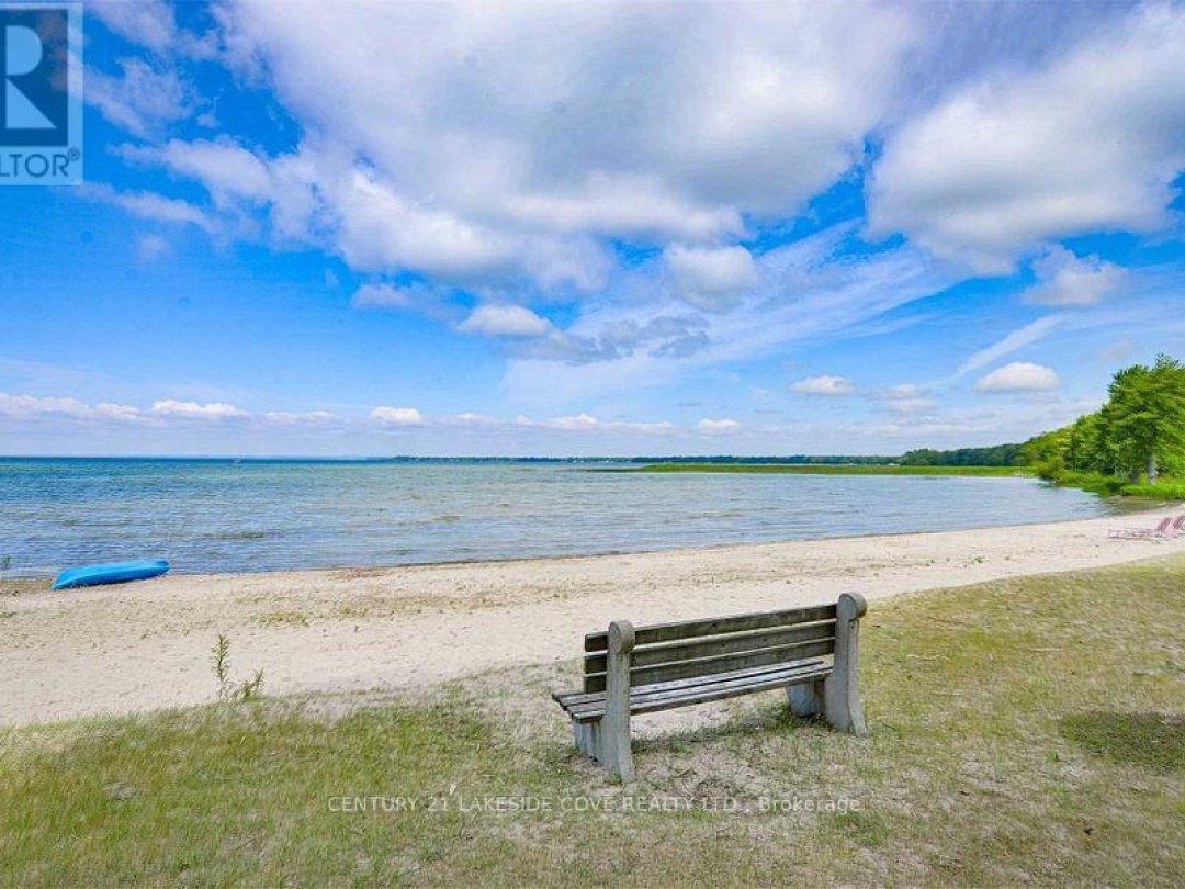 19 4 Paradise Boulevard, Lake Simcoe