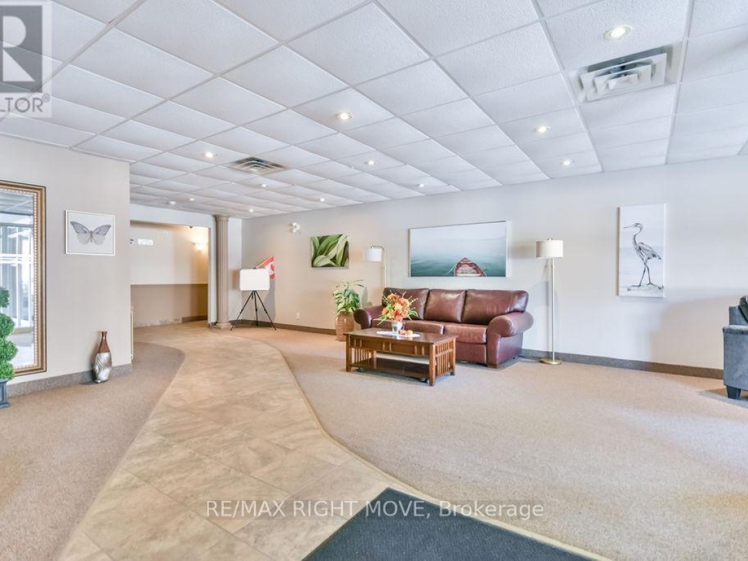 313 - 486 LACLIE STREET, 