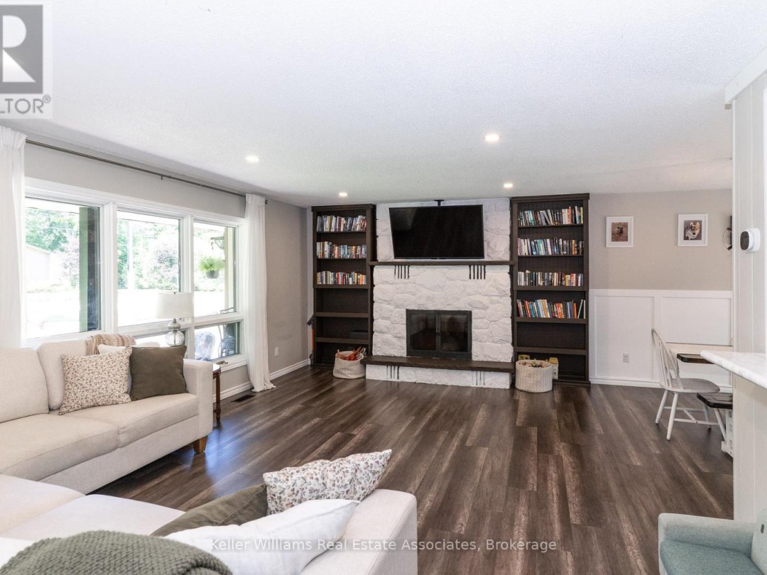 220 ALEXANDER STREET, 
