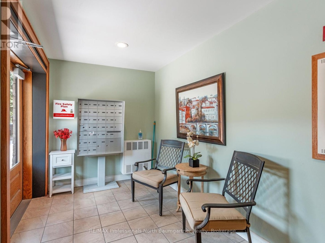 208 - 4 LAKE AVENUE, 