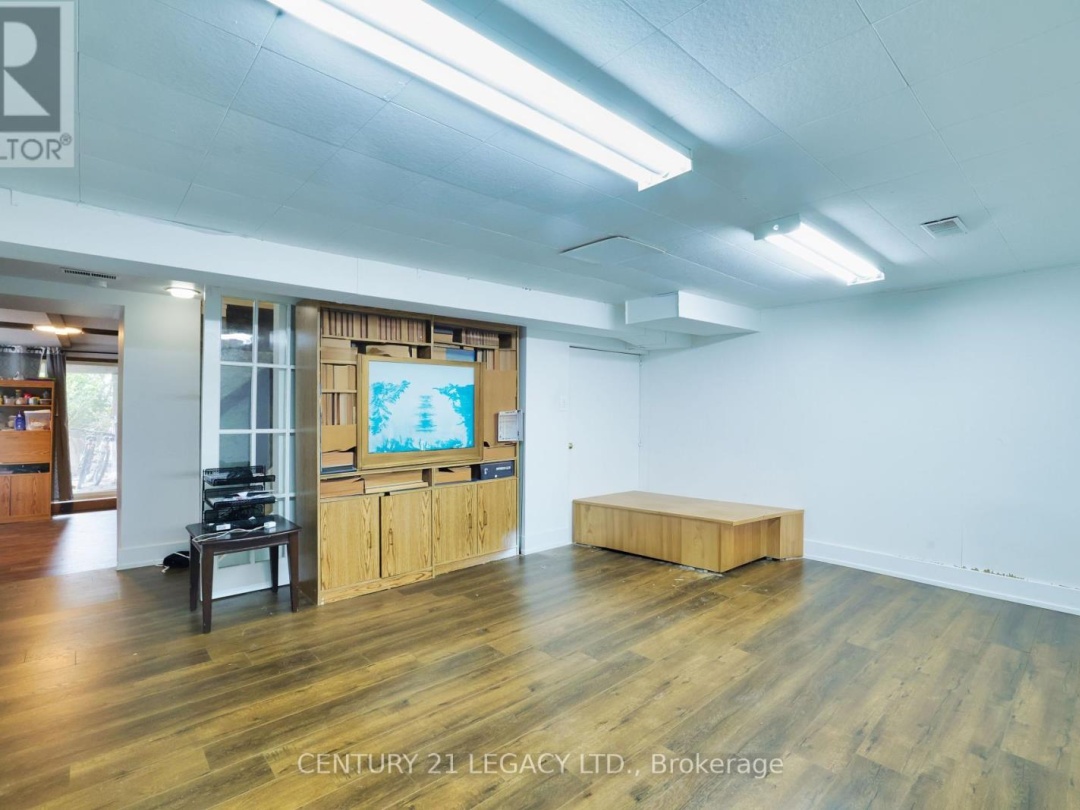 23 LANSDOWNE STREET W, 