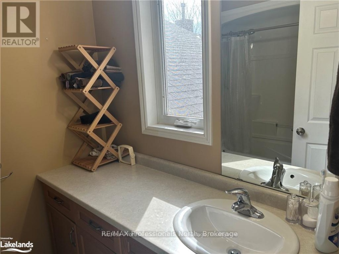20 - 1591 HIDDEN VALLEY ROAD, 
