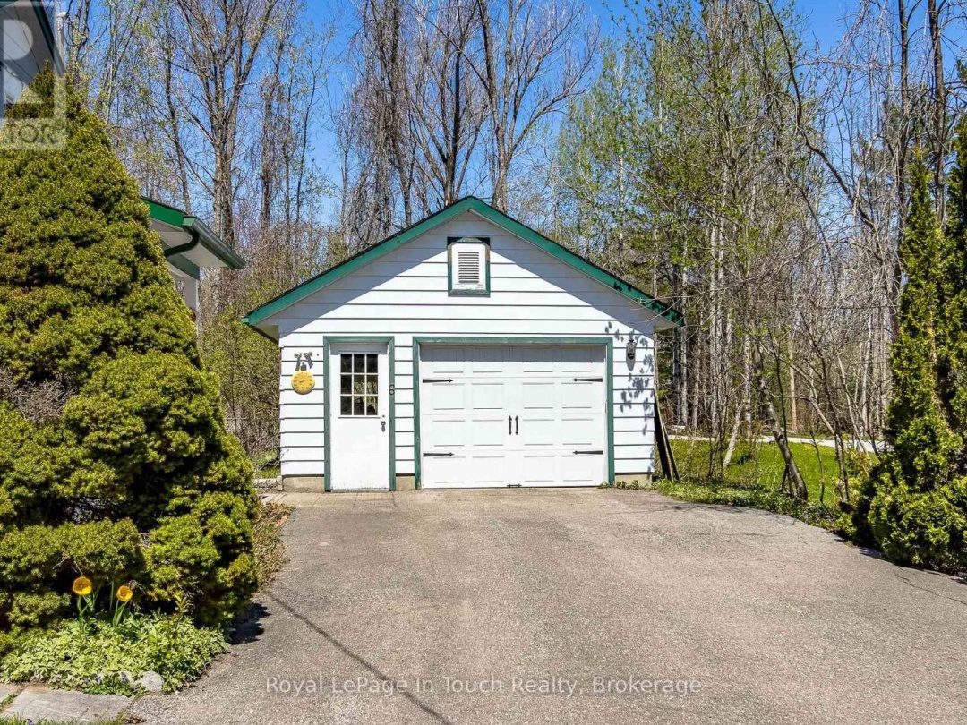 6 Davis Drive, Tay