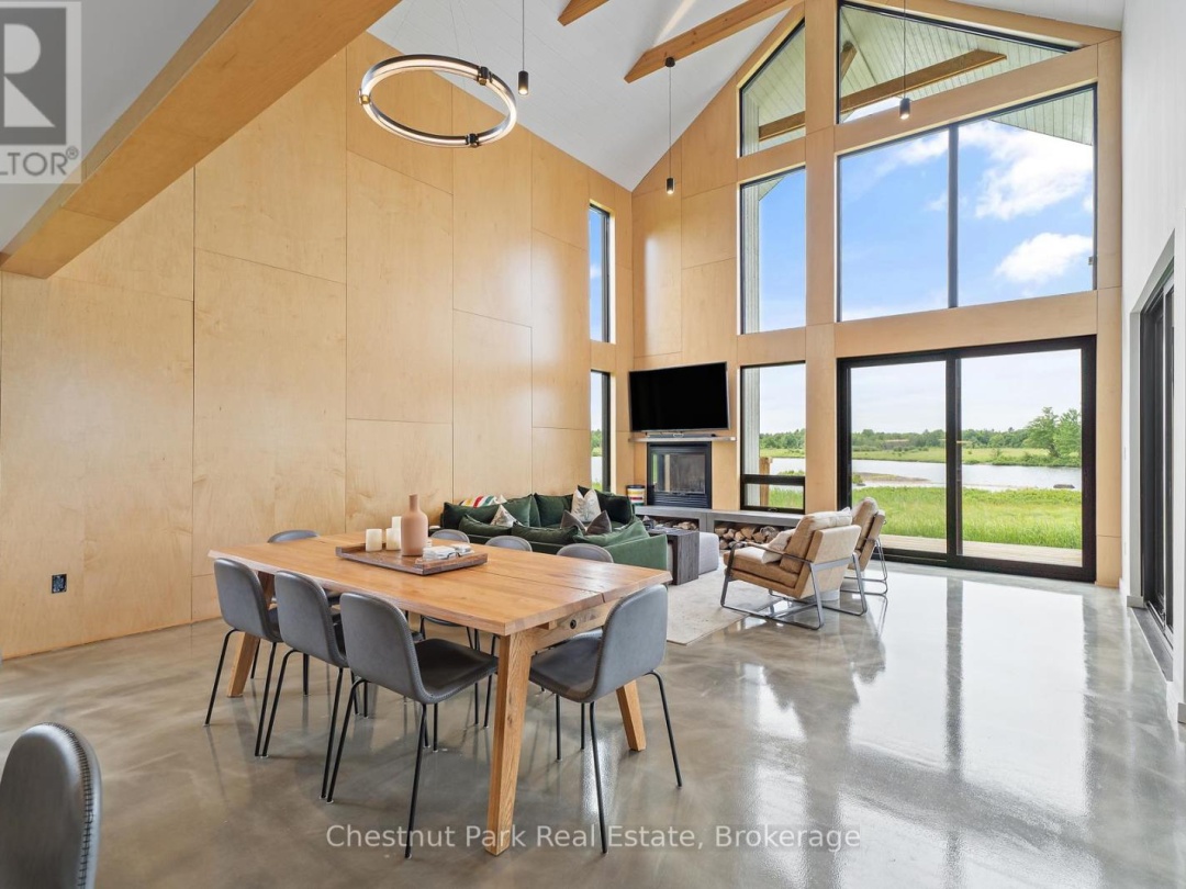 1594 Doe Lake Road, Doe Lake