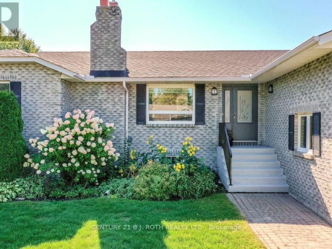 3 MAPLE GATE, 