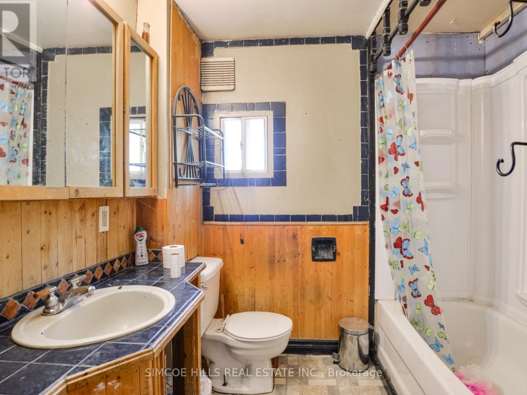 236 FRONT STREET S, 