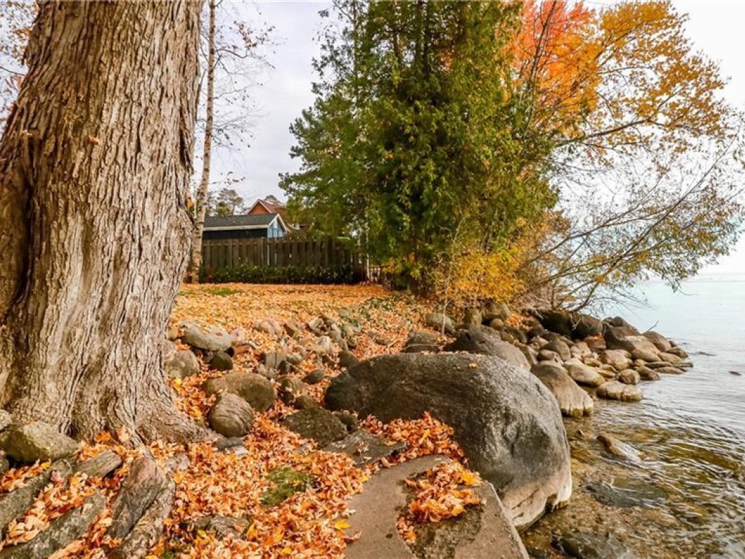 155 PARKSIDE DR Drive, 