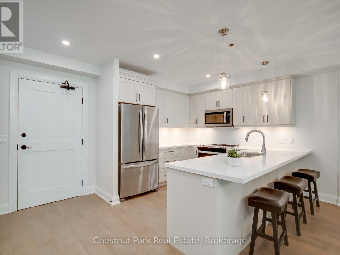 103 200 Anglo Street, Lake Muskoka