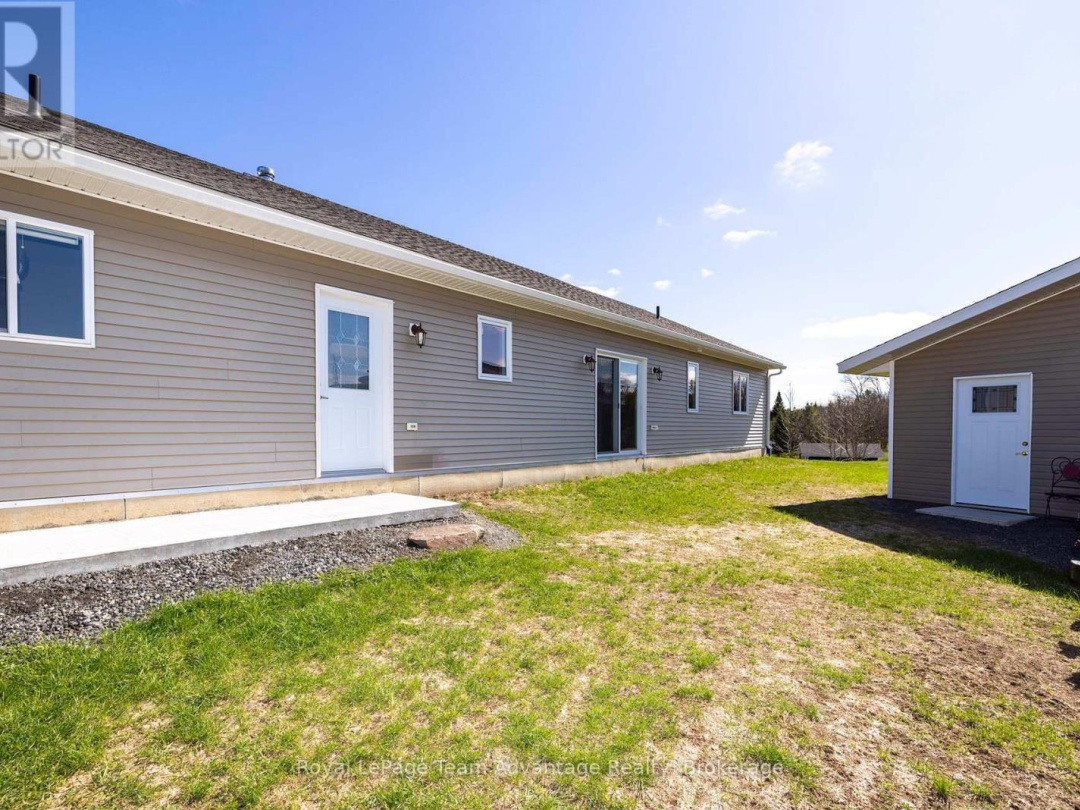 28 Meadowcrest Drive, McDougall