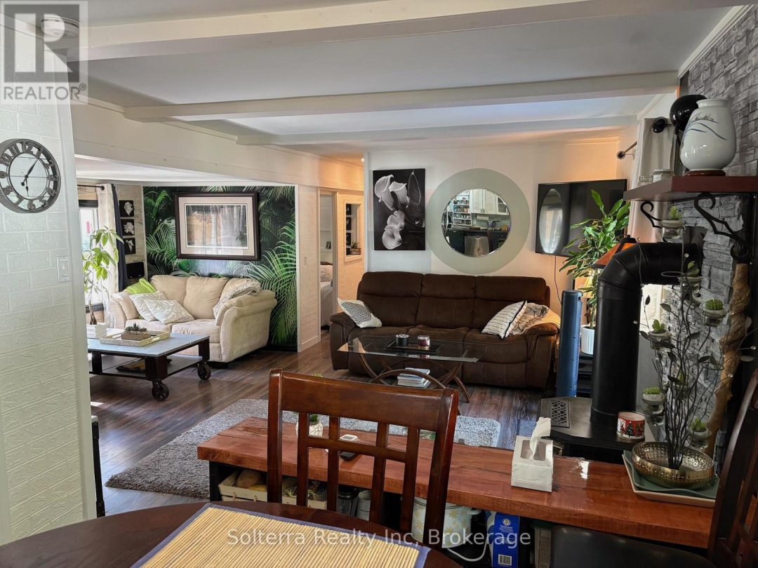 UNIT 402 - 1713 HIGHWAY 11, SOUTH S, 