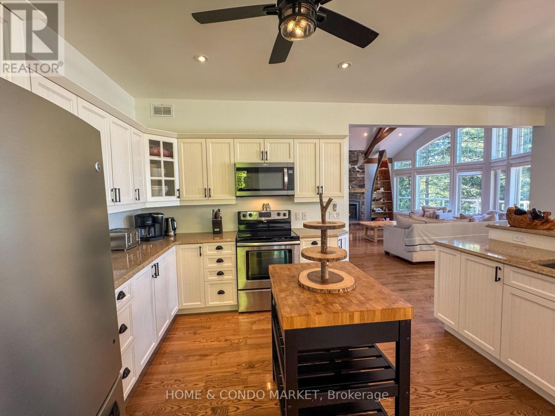 14 CHARLES AVENUE, Manitouwabing Lake