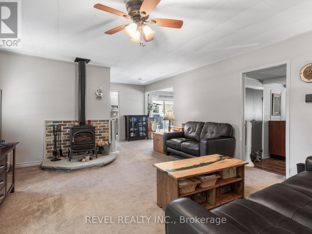 643 BALSAM LAKE DRIVE, 