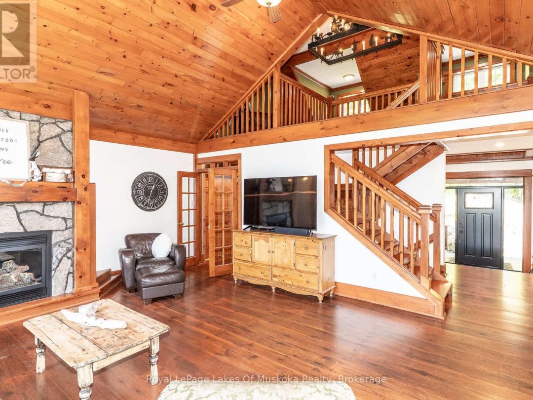 1080 WALKERS GLENN CRESCENT, 
