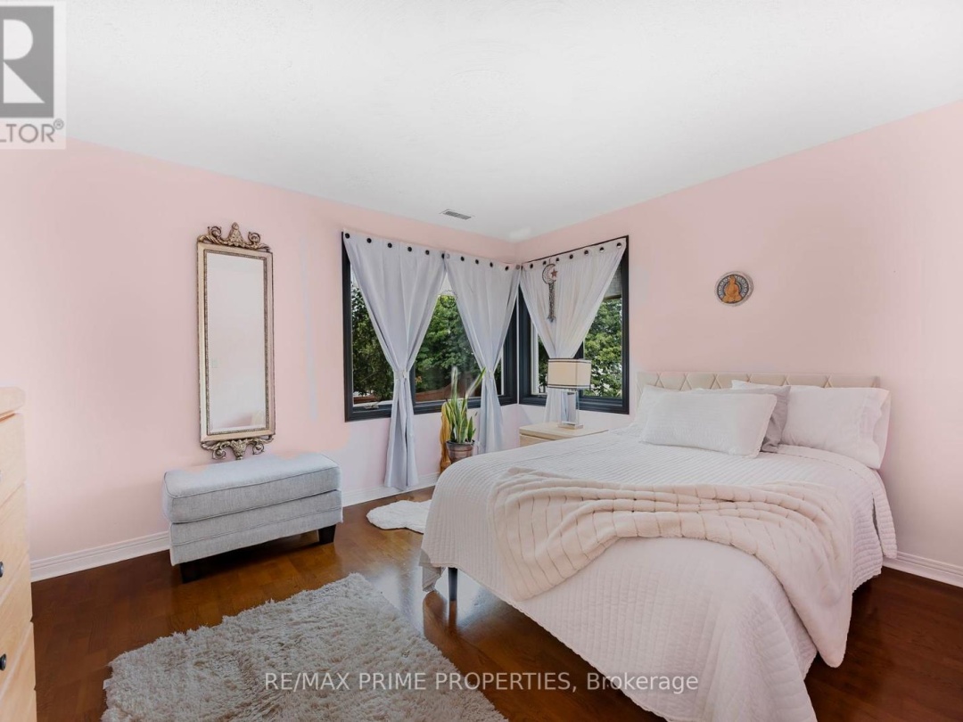 201 - 585 ATHERLEY ROAD, 
