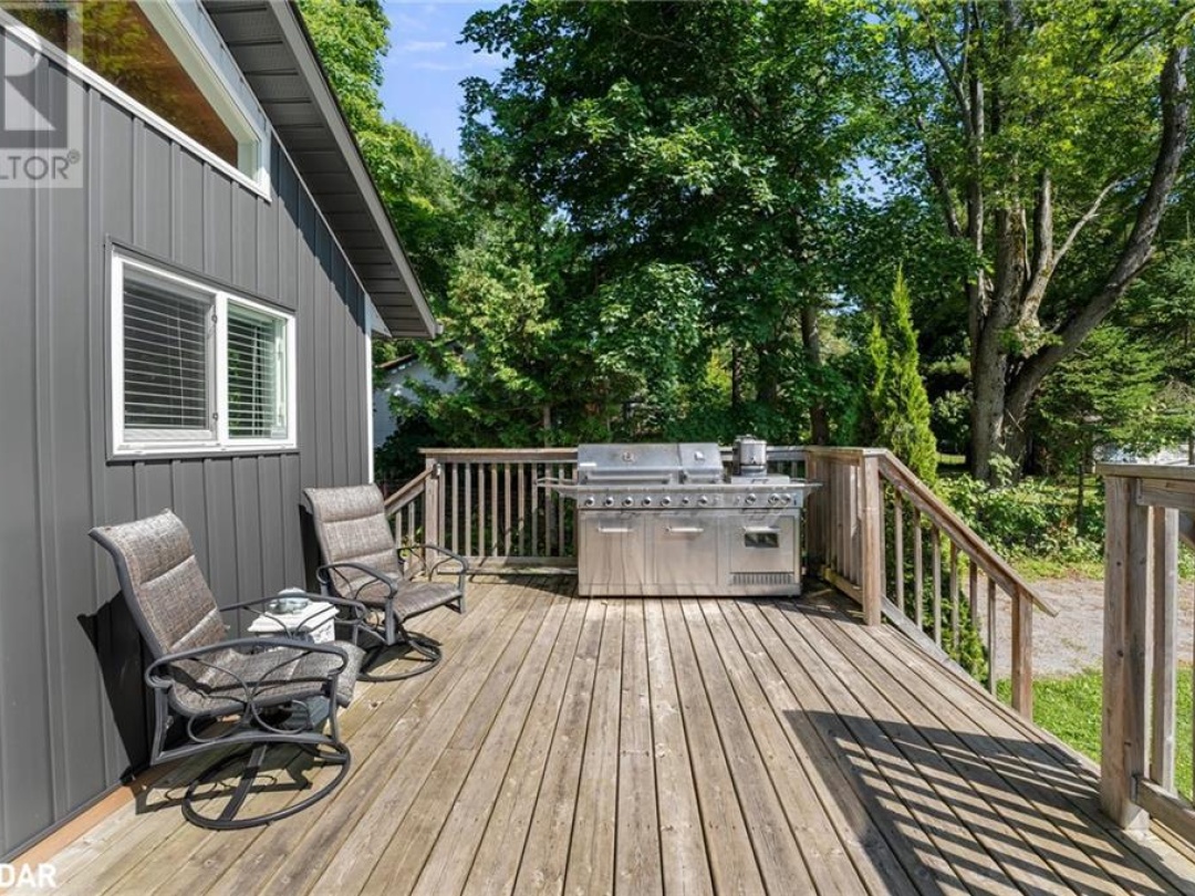 104 Fulsom Crescent, Dalrymple Lake