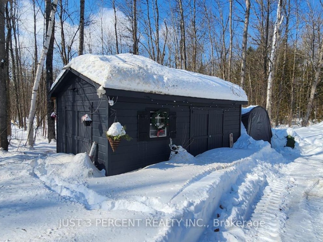 55 Northern Avenue, Little Bald Lake
