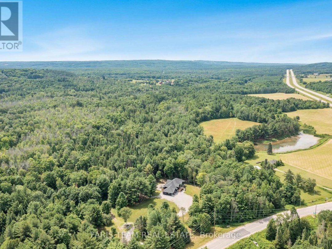 151 Mount Saint Louis Road E, Coldwater Lake