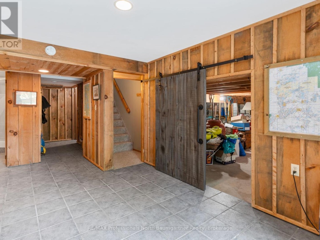 1976 REDKENN ROAD, 