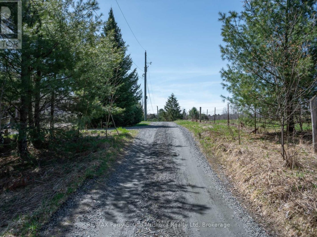 10 Alex Lane, Maple Lake