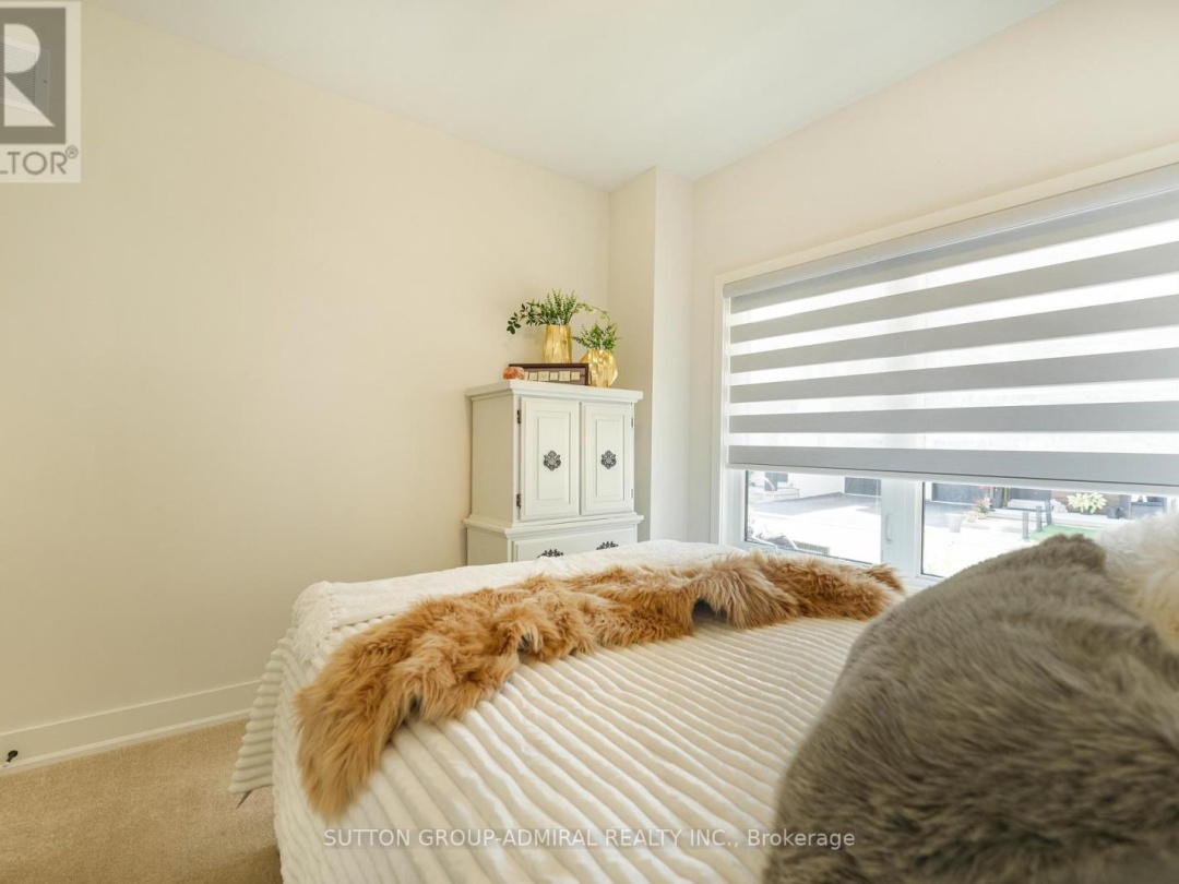 42 Ruby Crescent, Lake Simcoe