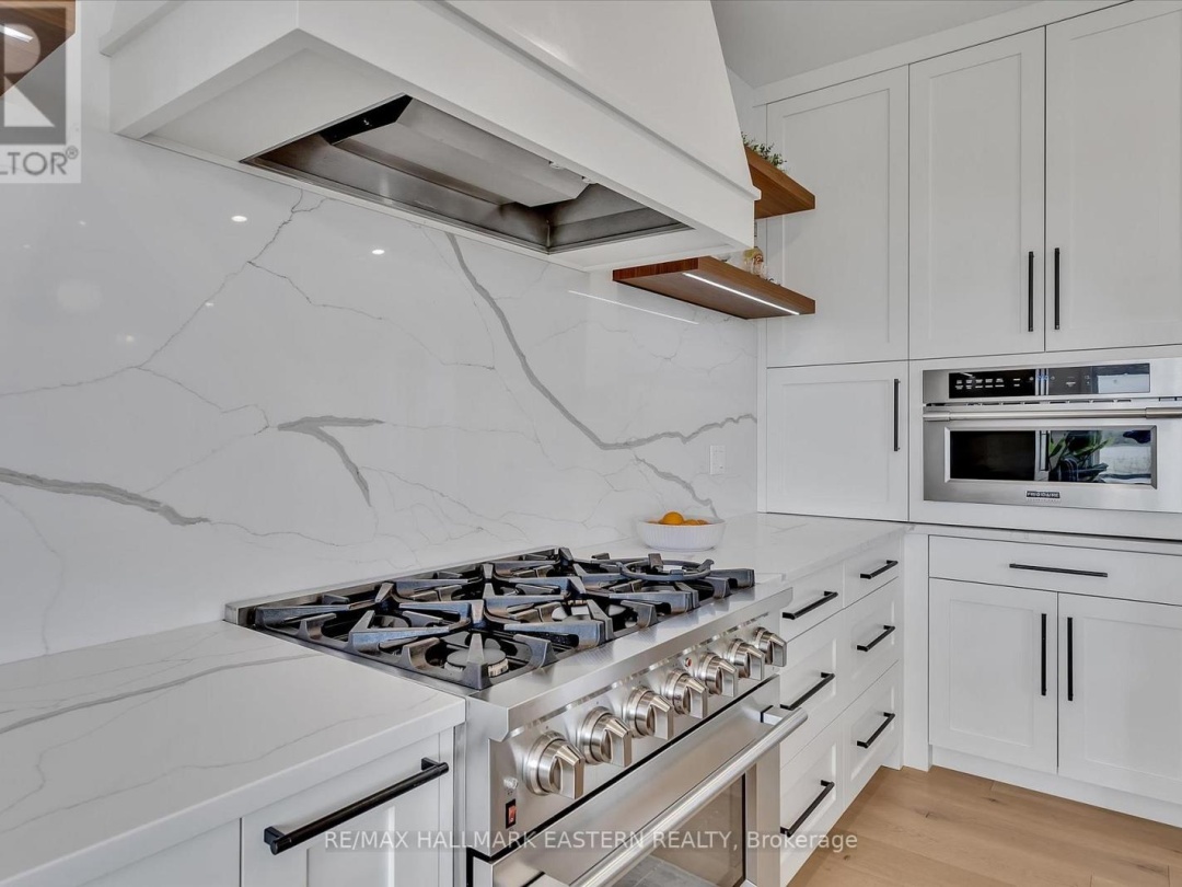 35 LAKEVIEW CRESCENT, 