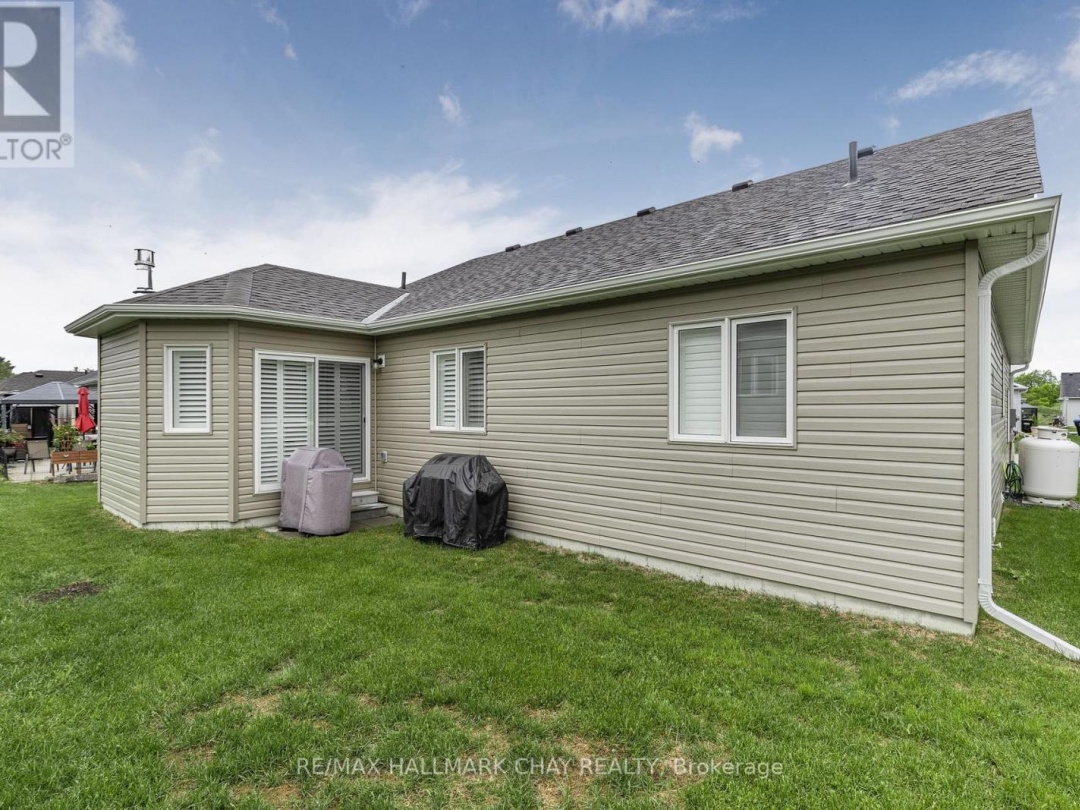 17 SOPHIE LANE S, 
