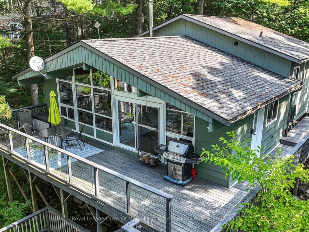 3946 East Shore Road, Gloucester Pool