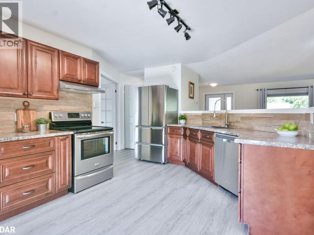 3 MAPLE Gate, 